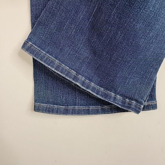 Levis Women's 524 Too Super Low Bootcut Jeans Size 5 Medium Wash Denim 29X32 - Picture 9 of 9